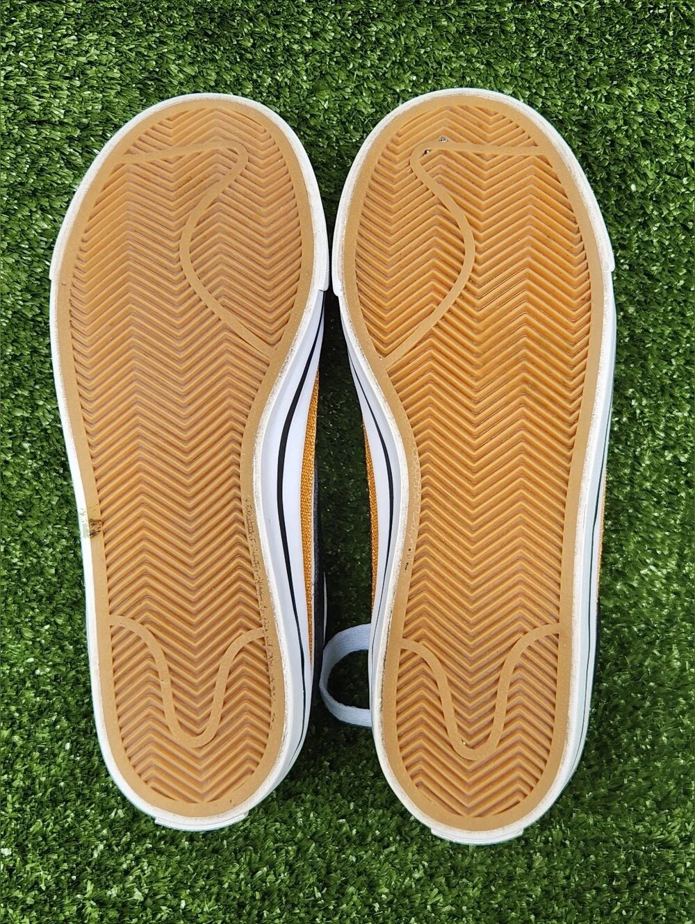 Nike Court Legacy Low Big Boys Leather White Black Sneakers Shoes Size 4.5 Youth